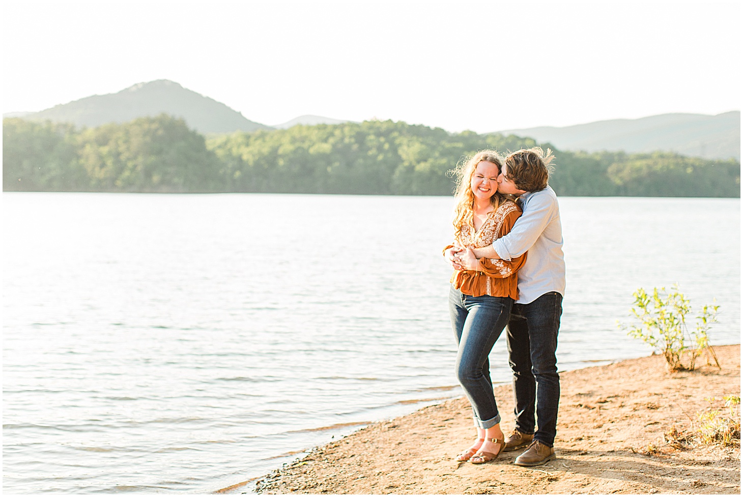 carvinscoveengagementsession_roanokeengagementsession_carvinscove_virginiawedding_virginiaweddingphotographer_vaweddingphotographer_photo_0001.jpg