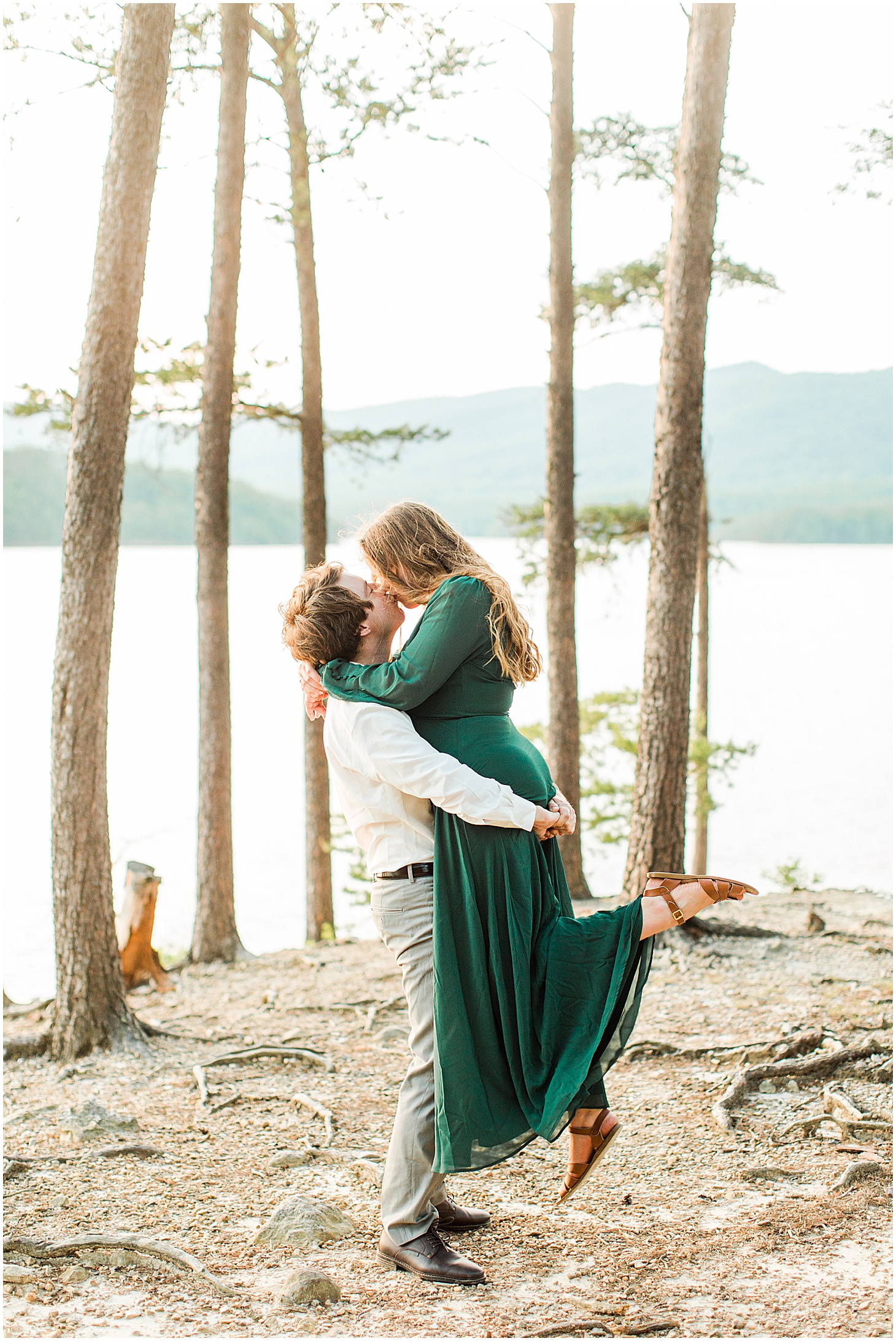 carvinscoveengagementsession_roanokeengagementsession_carvinscove_virginiawedding_virginiaweddingphotographer_vaweddingphotographer_photo_0064.jpg