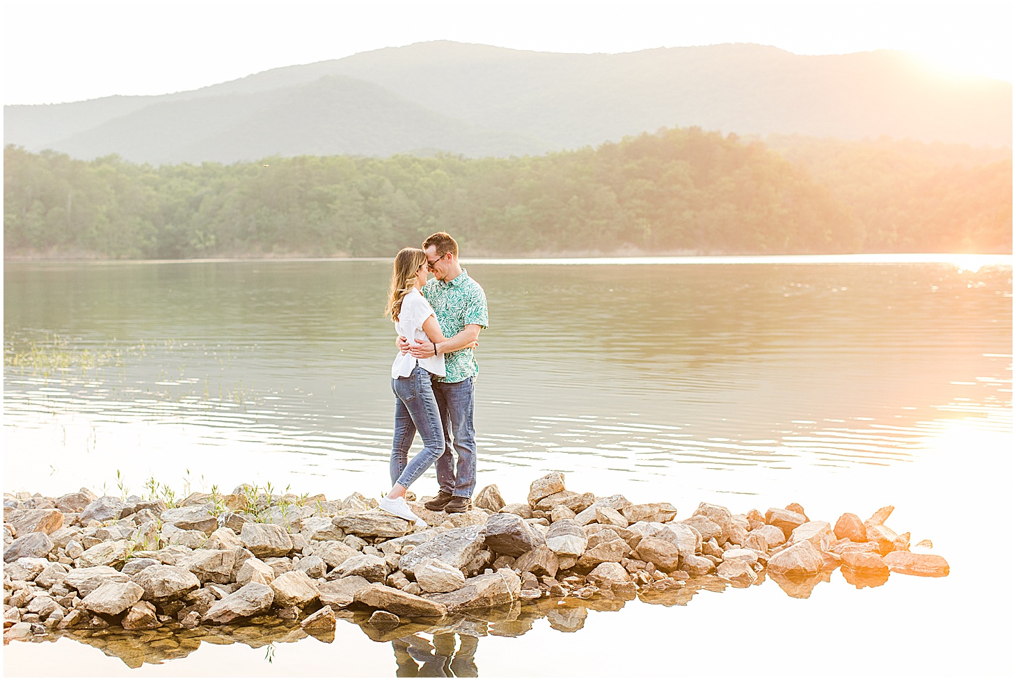 carvinscove_roanokeengagementsession_virginiaweddingphotographer_vaweddingphotographer_photo_0036.jpg