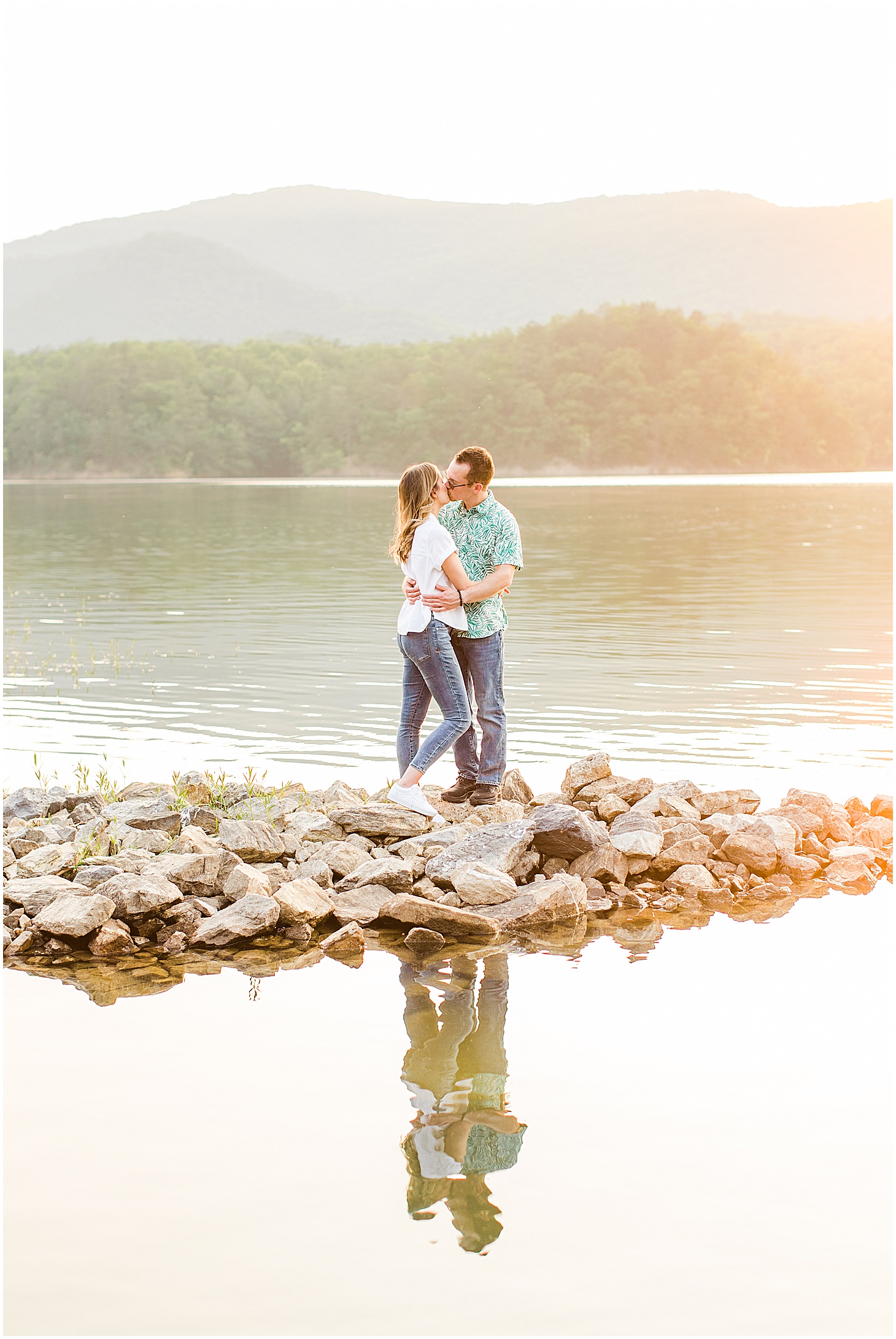 carvinscove_roanokeengagementsession_virginiaweddingphotographer_vaweddingphotographer_photo_0037.jpg