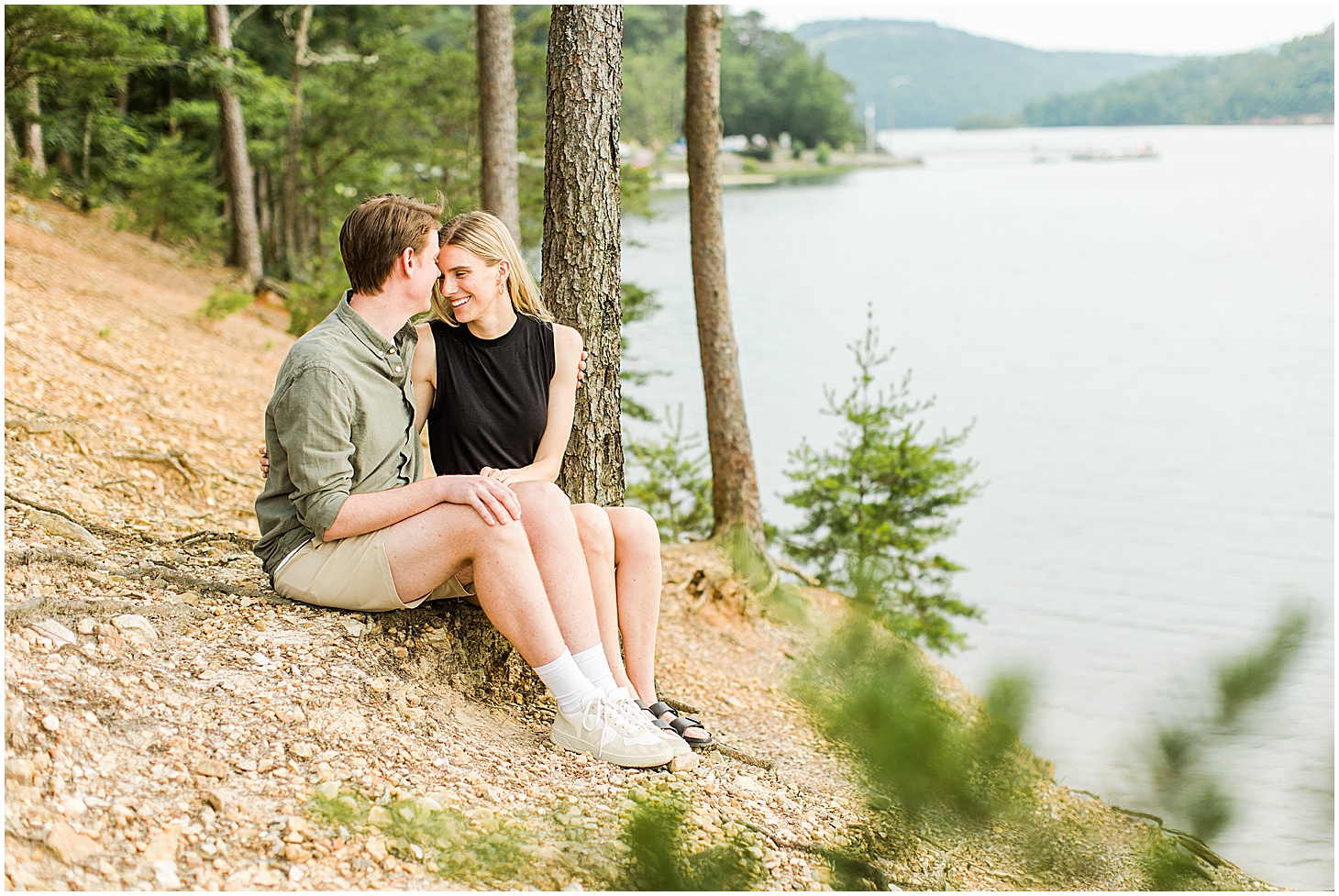 carvinscove_roanokeengagementsession_virginiaweddingphotographer_vaweddingphotographer_photo_0013-1.jpg