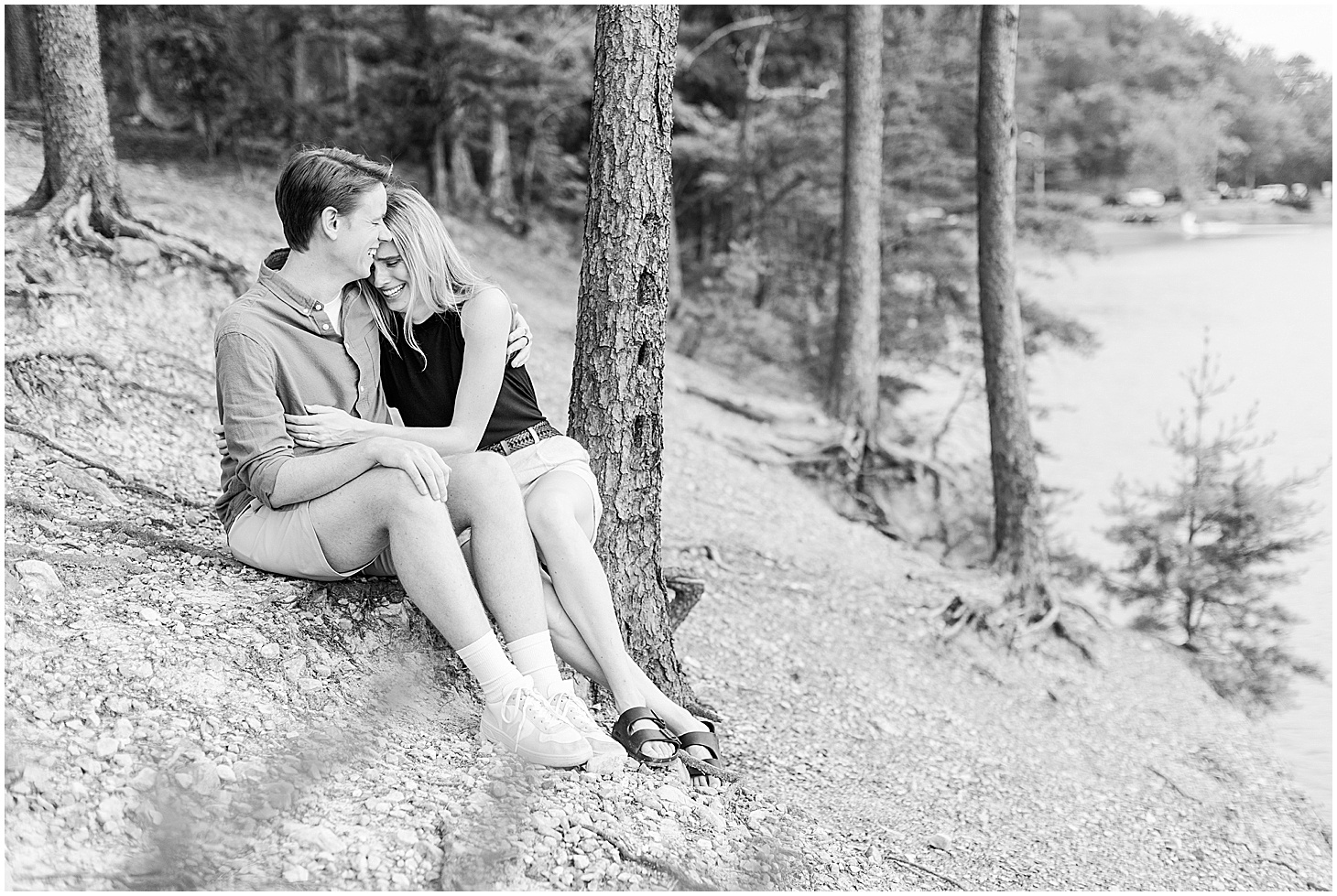carvinscove_roanokeengagementsession_virginiaweddingphotographer_vaweddingphotographer_photo_0015-1.jpg
