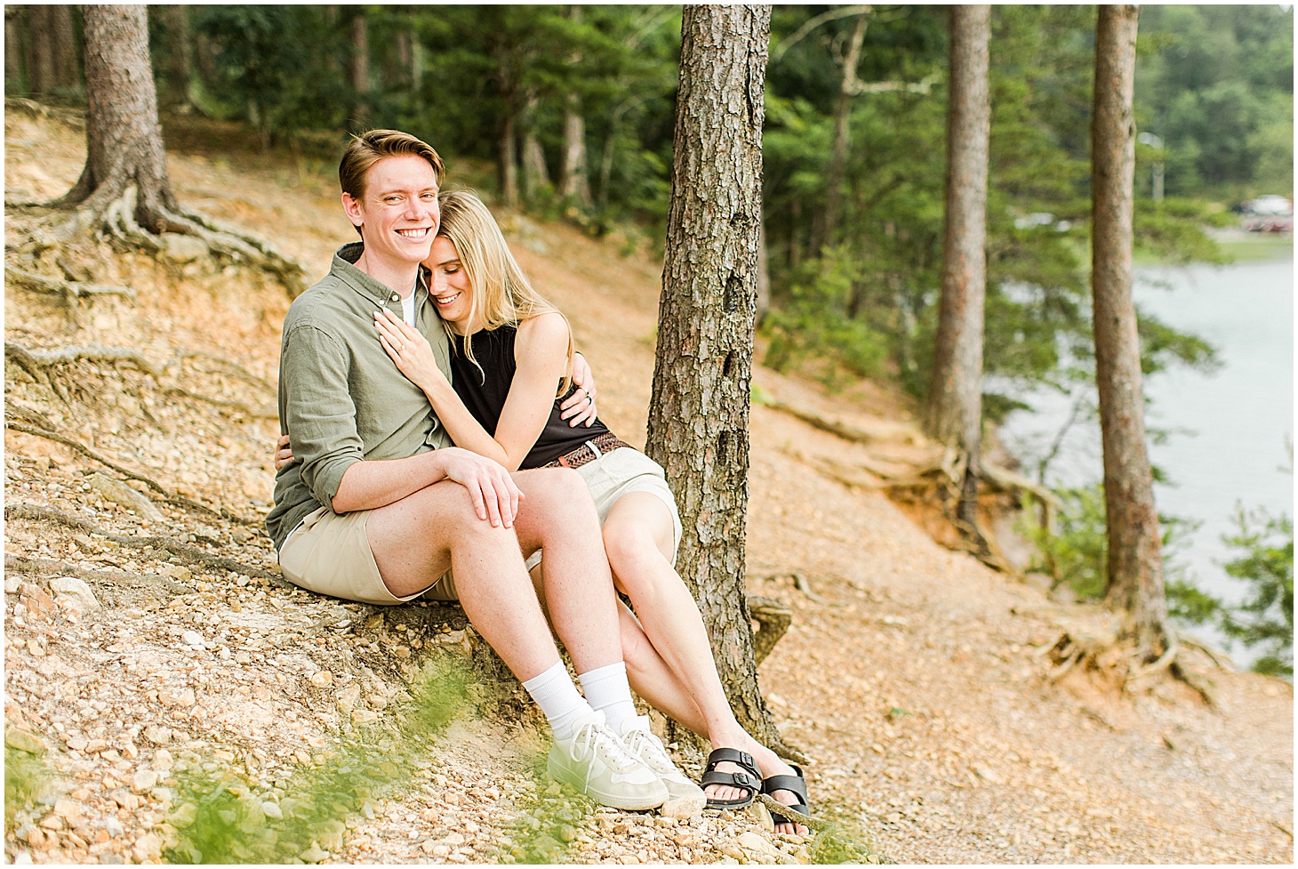 carvinscove_roanokeengagementsession_virginiaweddingphotographer_vaweddingphotographer_photo_0022-1.jpg