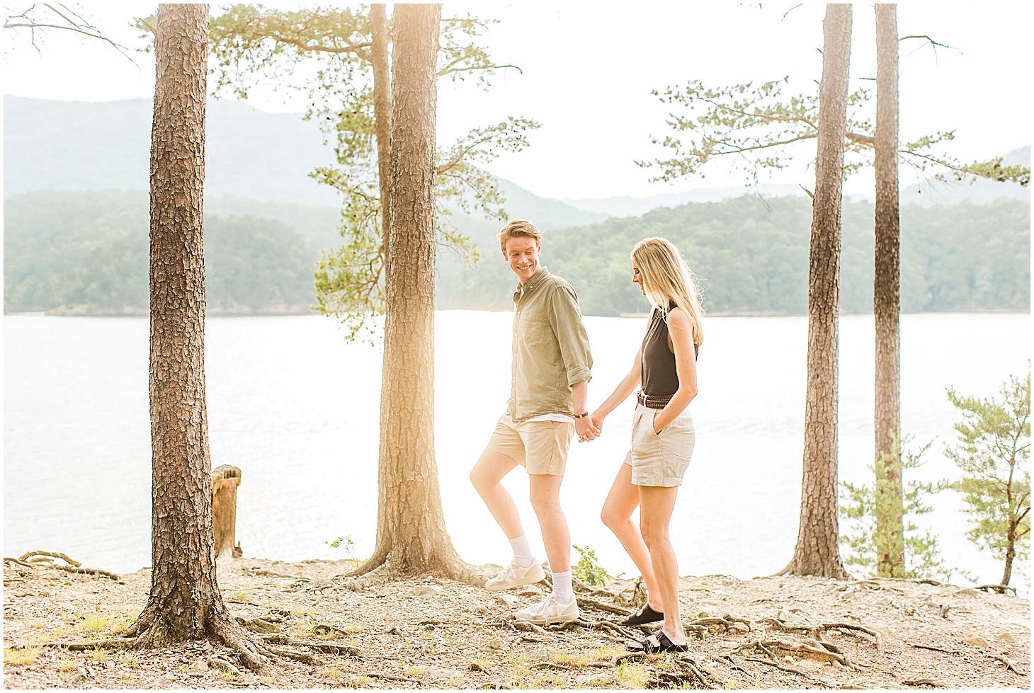 carvinscove_roanokeengagementsession_virginiaweddingphotographer_vaweddingphotographer_photo_0037-1.jpg