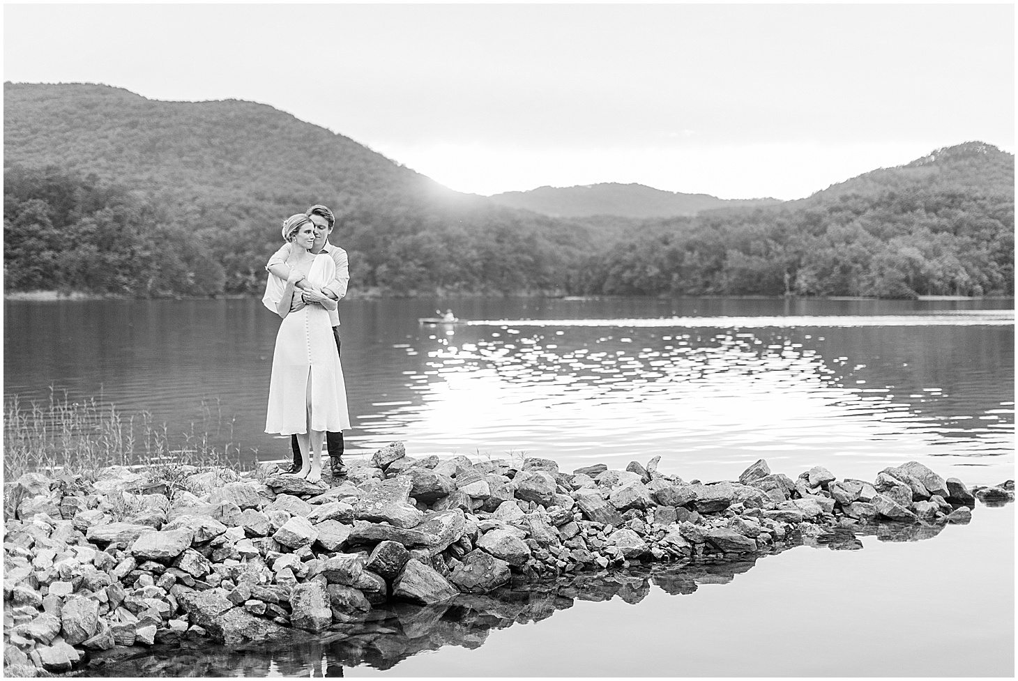 carvinscove_roanokeengagementsession_virginiaweddingphotographer_vaweddingphotographer_photo_0042-1.jpg