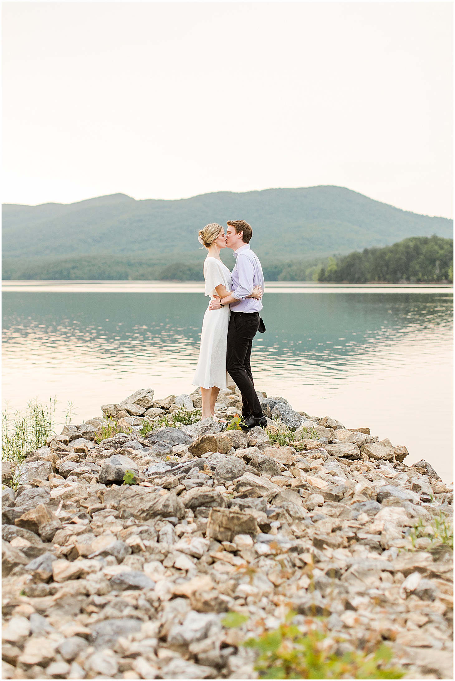 carvinscove_roanokeengagementsession_virginiaweddingphotographer_vaweddingphotographer_photo_0048-1.jpg