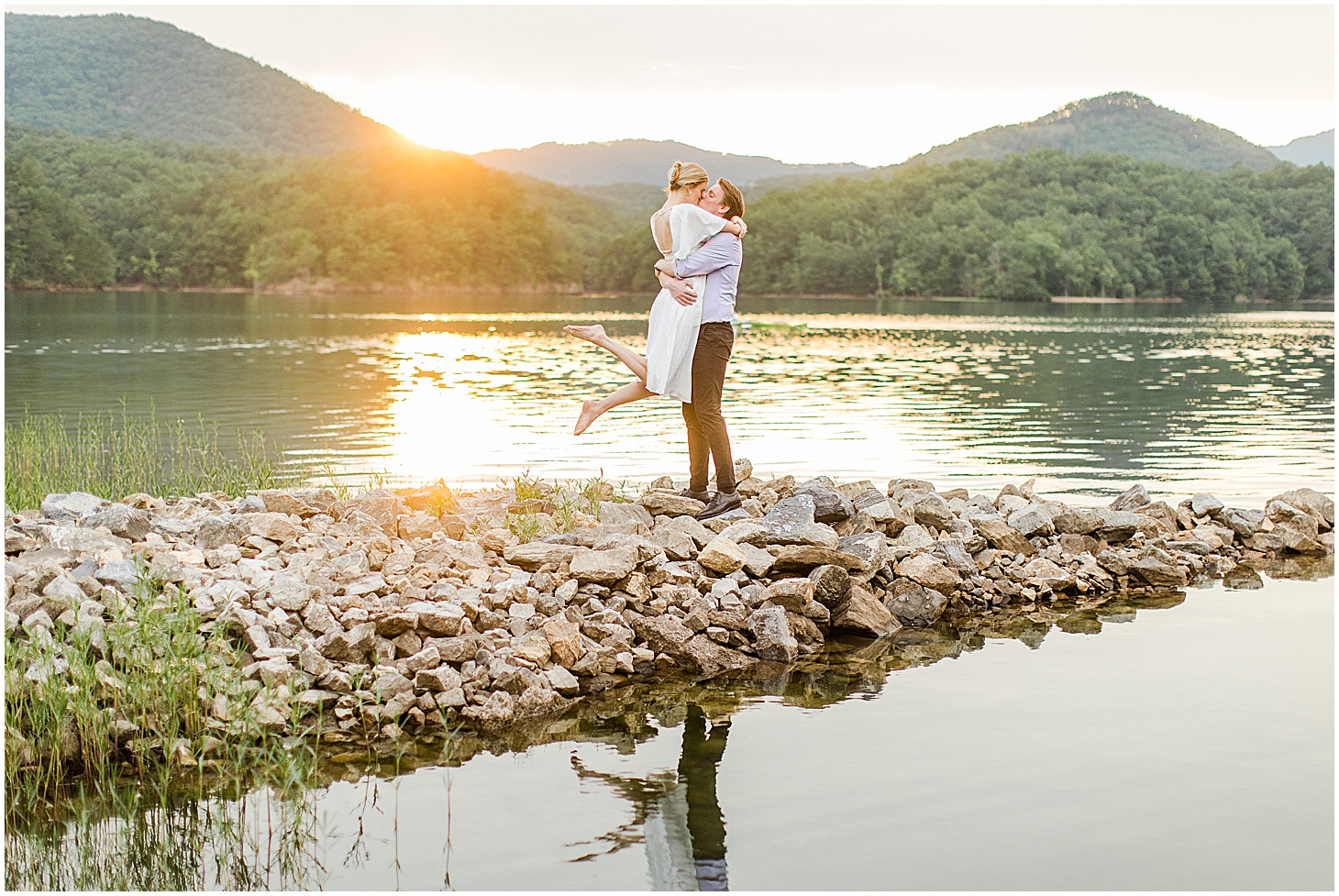 carvinscove_roanokeengagementsession_virginiaweddingphotographer_vaweddingphotographer_photo_0059.jpg