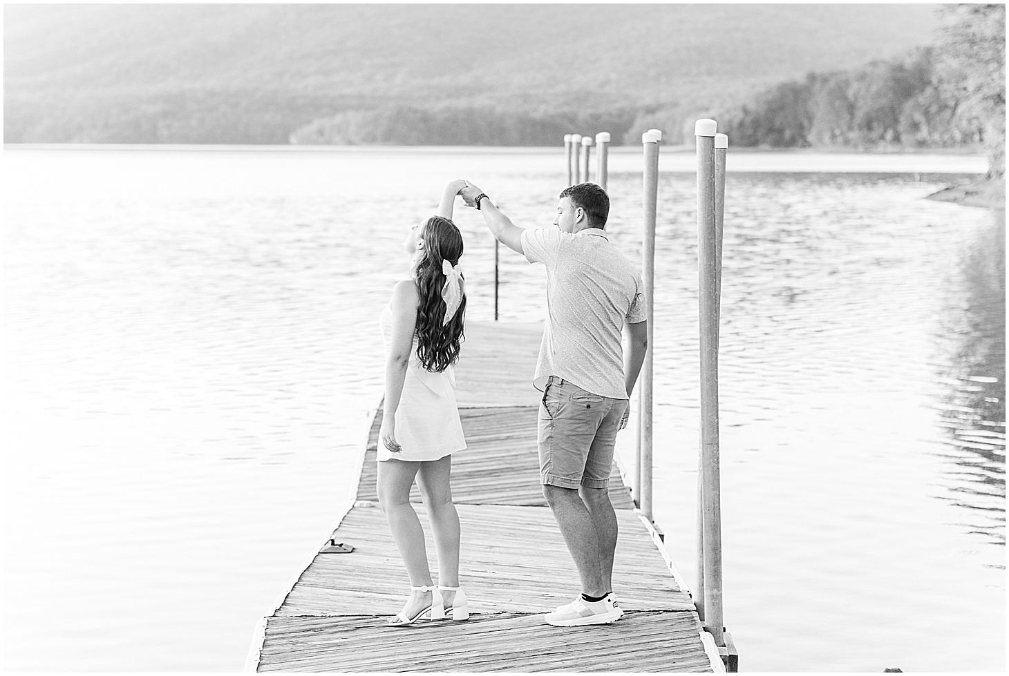 carvinscove_roanokeengagementsession_virginiaweddingphotographer_vaweddingphotographer_photo_0107.jpg